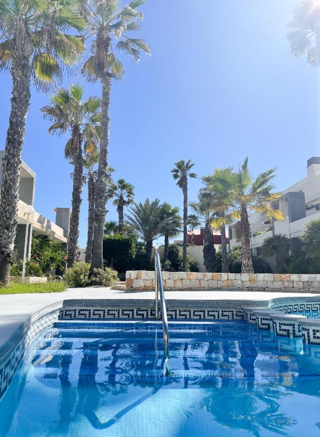 Breathtaking Apartment Torrevieja Bagian luar foto